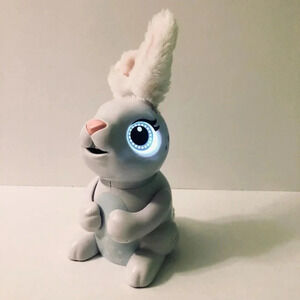 Spin Master Zoomer Hungry Bunnies Shreddy  White Interactive Bunny Rabbit